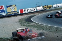 Various002-1981-08-30-Zandwoort-G-Villenueve-Ferrari-126CK-Spins-Off-first-corner